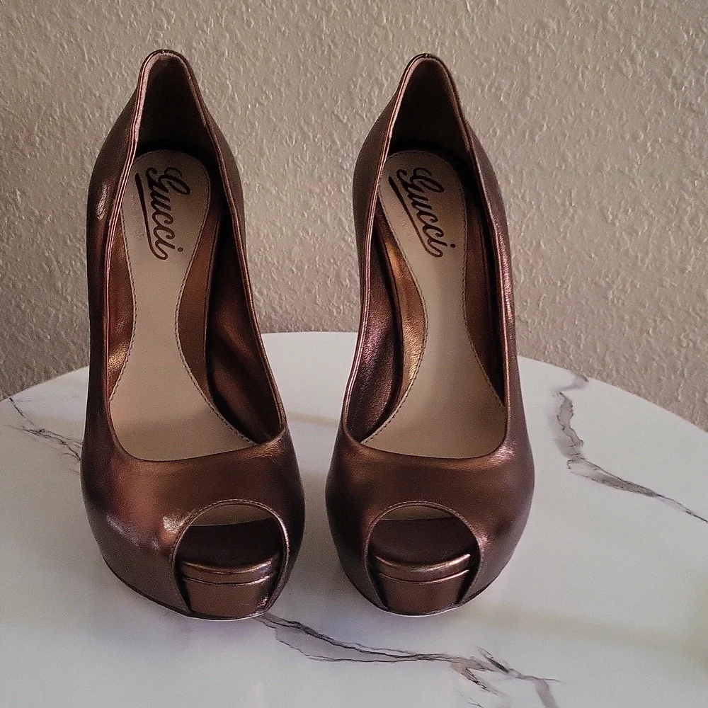 GUCCI Gucci Copper Gold Sofia peep-toe platform pumps/heels Golden Bronze